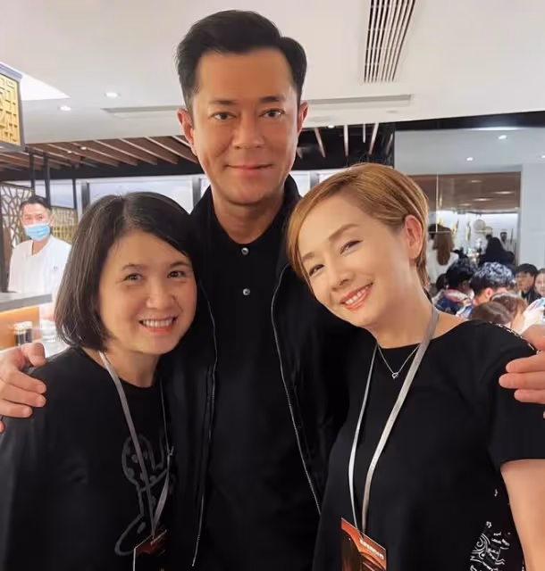 眾星聚會現場曝光!鄭中基喝到臉紅,毛舜筠被古天樂襯得很嬌小