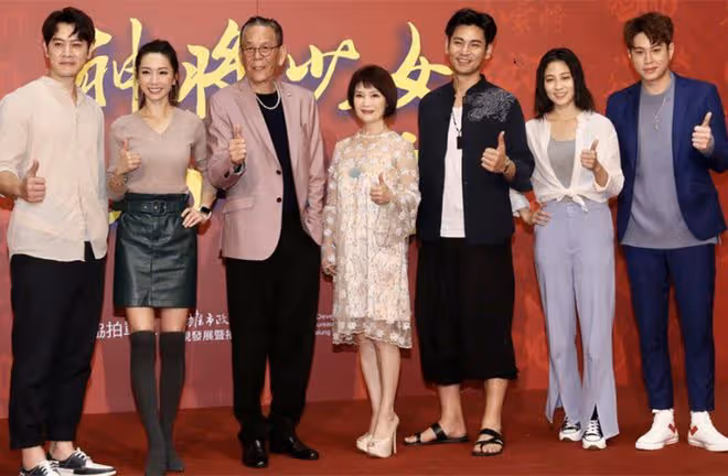偶像劇女王林韋君新戀情曝光!與42歲男星回家過夜,慶祝44歲生日