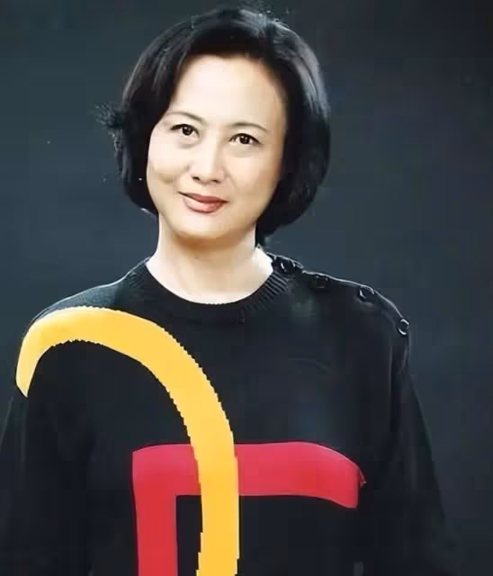 柏寒離世10年，才明白她彌留之際，為何要將31歲的兒子託付給海清