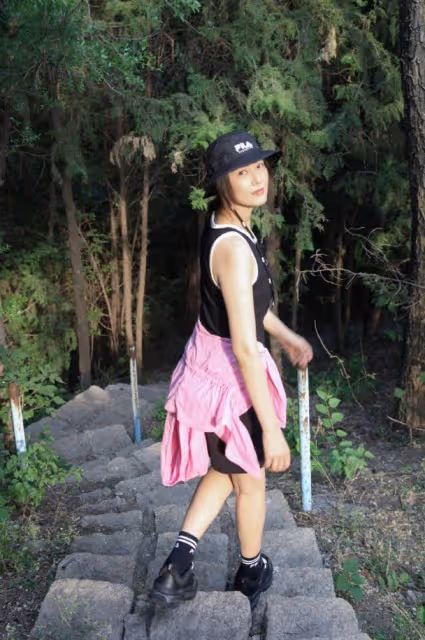 高圓圓登山滲少女味　竟被爆「虛有其表」