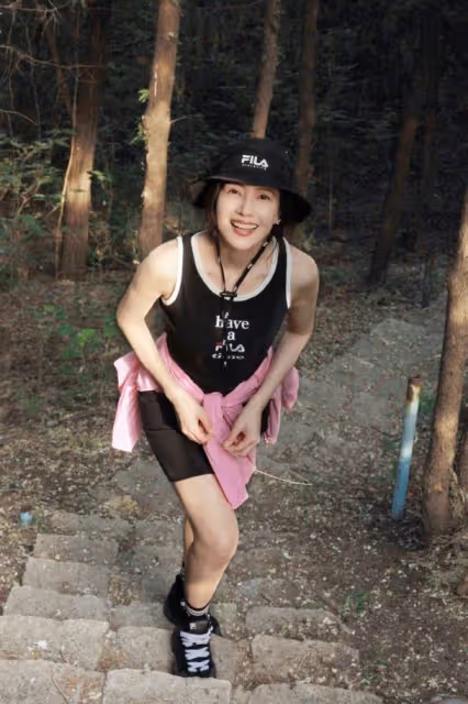 高圓圓登山滲少女味　竟被爆「虛有其表」