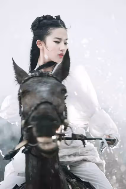 劉亦菲10個古裝角色!《夢華錄》嬌艷優雅,《神鵰》仙氣爆棚,《仙劍》最經典