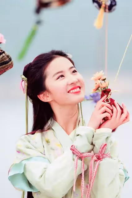 劉亦菲10個古裝角色!《夢華錄》嬌艷優雅,《神鵰》仙氣爆棚,《仙劍》最經典
