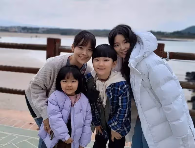 《我們的藍調》結局前哭爆, 小孫女恩奇哥哥也是童星