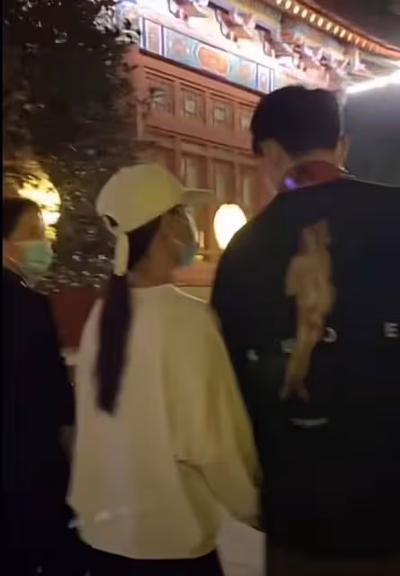 何超蓮受訪大爆猛料!直指家裡有錢是原罪,賭王父親曾遭三次暗殺