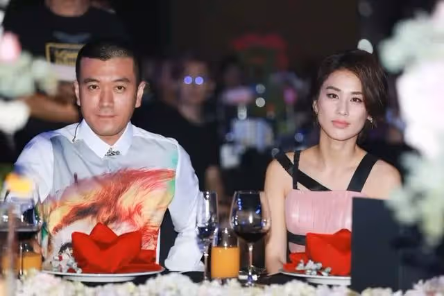 黃聖依重現《天仙配》!時隔15年狀態依舊,楊子臉部浮腫老態明顯