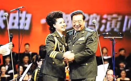 夢鴿不再逃避,用行動揭開與金鐵霖的真實關係,並非傳言那樣