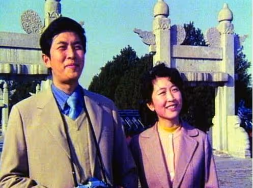 前妻除夕夜離世,唐國強卻轉身娶嬌妻壯麗,背後原因讓人不可思議