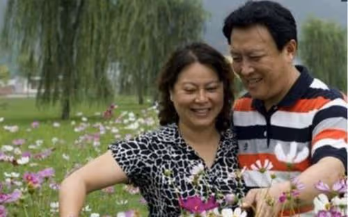 前妻除夕夜離世，唐國強卻轉身娶嬌妻壯麗，背後原因讓人不可思議