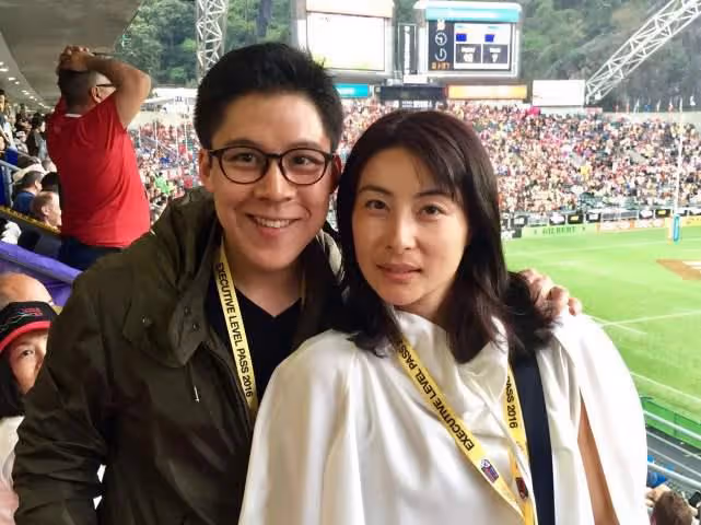 港媒曝霍啟剛郭晶晶離婚,女方凈身出戶,霍啟剛曬照否認婚變