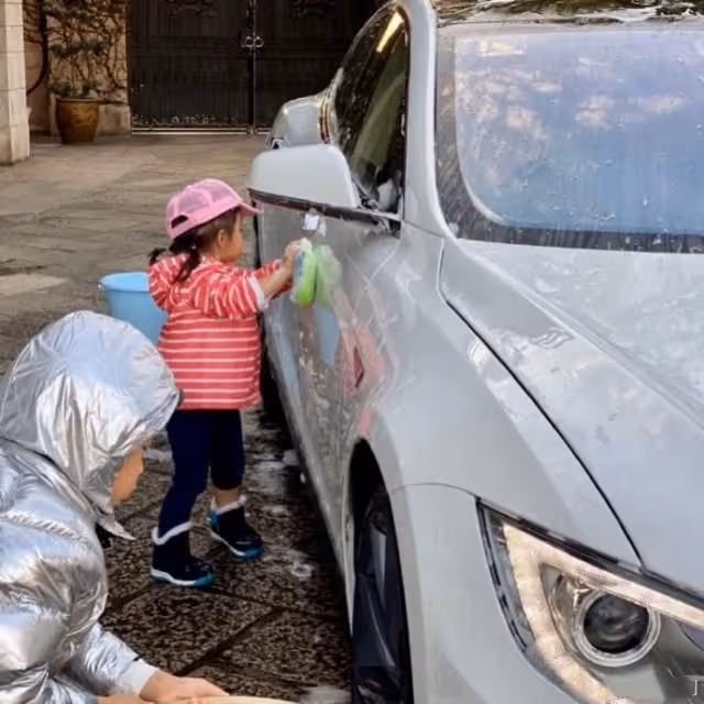 港媒曝霍啟剛郭晶晶離婚,女方凈身出戶,霍啟剛曬照否認婚變
