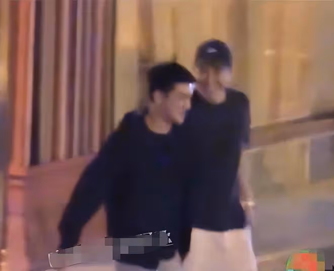 趙麗穎被拍橫店聚會,馮紹峰同天現身,兩人各自約俊男美女無交流