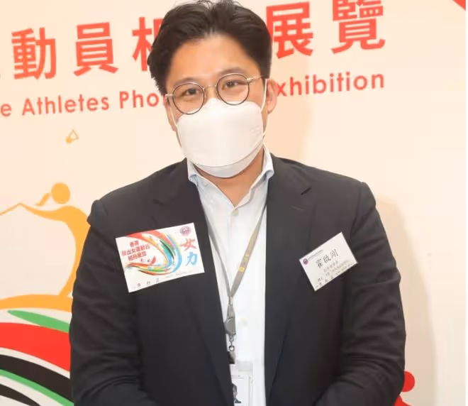 何超瓊喪母缺席活動,霍啟剛父子獨撐場面,透露郭晶晶有新計劃