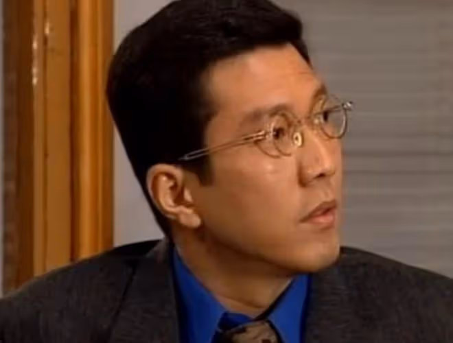 演員楊英偉全家移居國外半年,憂92歲老父難忍嚴寒,透露準備回國