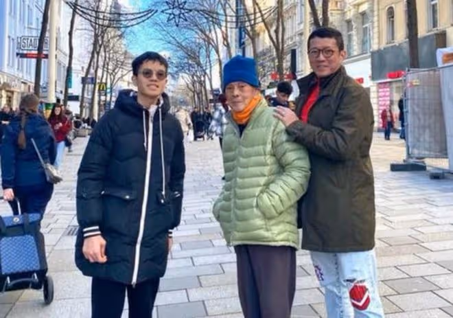 演員楊英偉全家移居國外半年,憂92歲老父難忍嚴寒,透露準備回國
