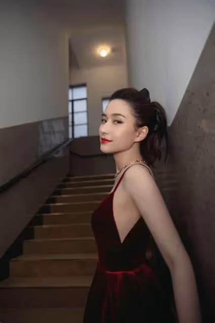 罕有大談成長經歷!賭王千金何超蓮曝曾以為是普通家庭:自己好窮