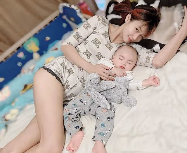 香港知名宅男女神宣布懷二胎!挺著孕肚做代言,因身材豐滿遭騷擾