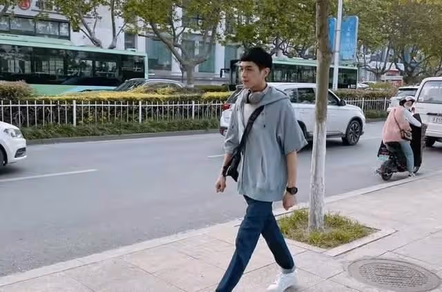 為拍戲豁出去！34歲張若昀瘦到脫相，皺紋顯老態，還能演范閒嗎？