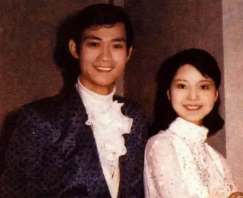 2008年沈殿霞追思會上,鄧光榮怒斥鄭少秋,鄭少秋做了多過分的事?