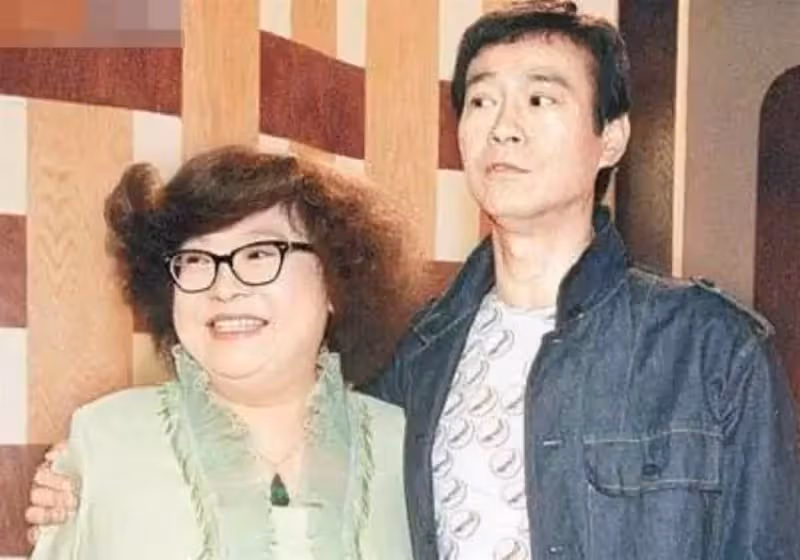 2008年沈殿霞追思會上,鄧光榮怒斥鄭少秋,鄭少秋做了多過分的事?
