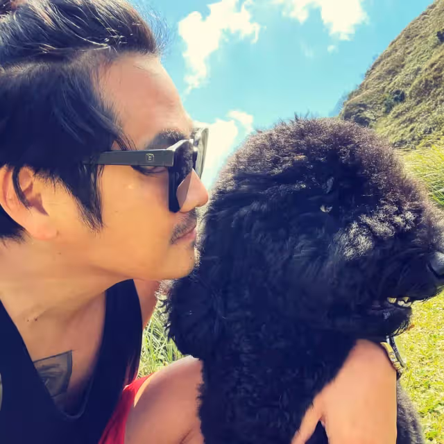 遭爆分居3個月!42歲金曲歌王「點名藍心湄開嗆」愛妻急道歉 婚姻告急「老婆帶兒女搬走」全被拍