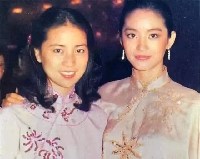66歲謝玲玲離婚26年,仍與婆婆「婆媳相稱」為5子女樂做單親媽,獨自生活無憂愁