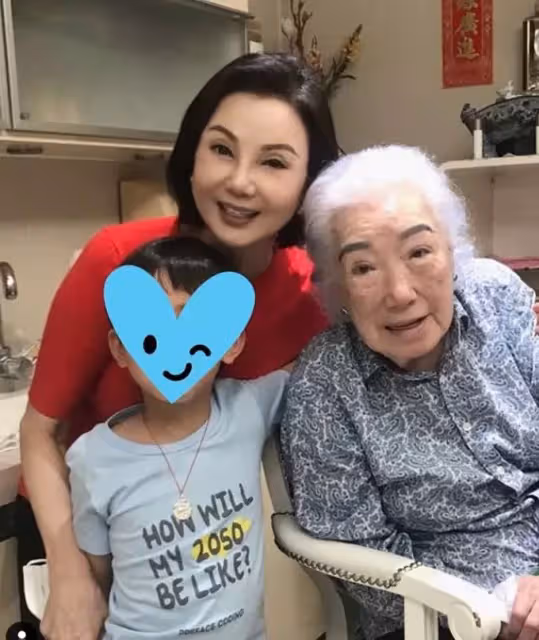 66歲謝玲玲離婚26年,仍與婆婆「婆媳相稱」為5子女樂做單親媽,獨自生活無憂愁