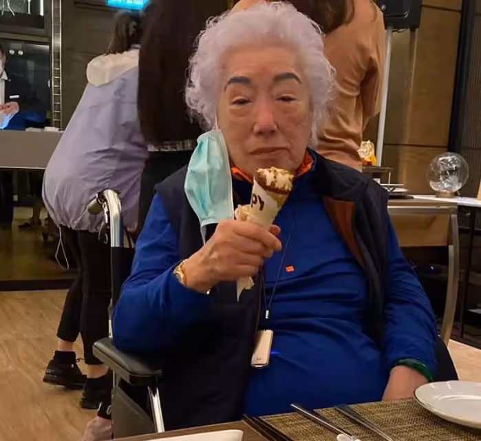 66歲謝玲玲離婚26年,仍與婆婆「婆媳相稱」為5子女樂做單親媽,獨自生活無憂愁