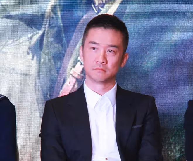 黃志忠前妻何音街上跳舞!穿短褲大秀美腿,改嫁小9歲演員太幸福