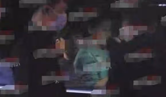 丈夫鬧緋聞,她出面道歉!秋瓷炫能如此卑微,還不是因為從小缺愛