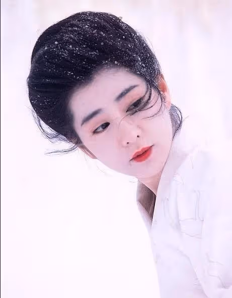 日本第一美女吉永小百合,因拍片不敢脫衣被群嘲,一生都在反核爆