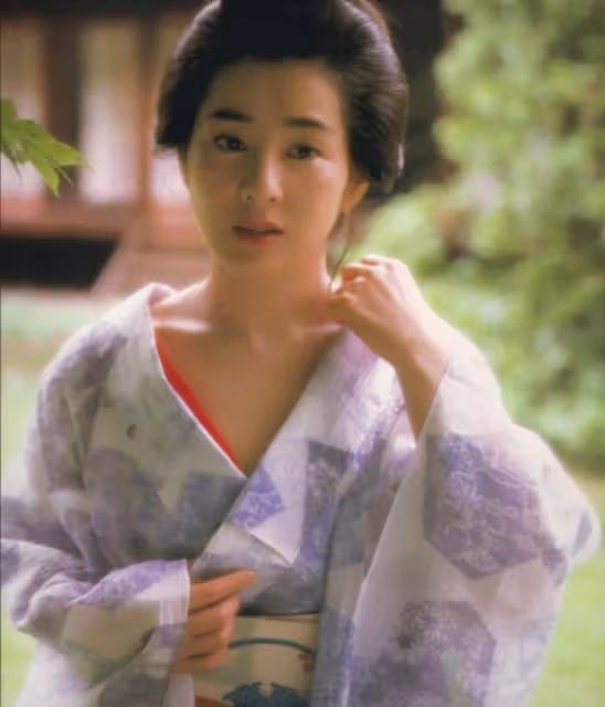 日本第一美女吉永小百合,因拍片不敢脫衣被群嘲,一生都在反核爆
