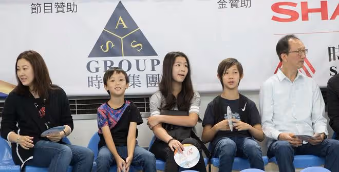 老夫少妻幸福麼,「跳水皇后」伏明霞被傳離婚,能作為驗證麼?