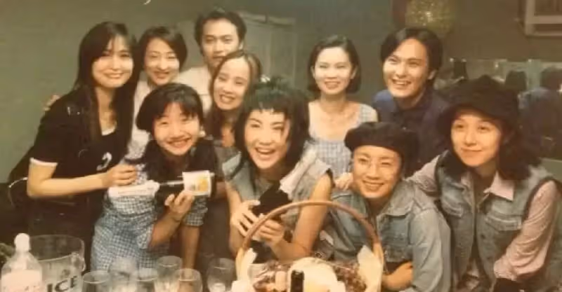 美聲成絕響！藍心湄突PO舊照「一堆大咖明星」勾回憶　網卻嘆「她25歲就走了」出意外走了
