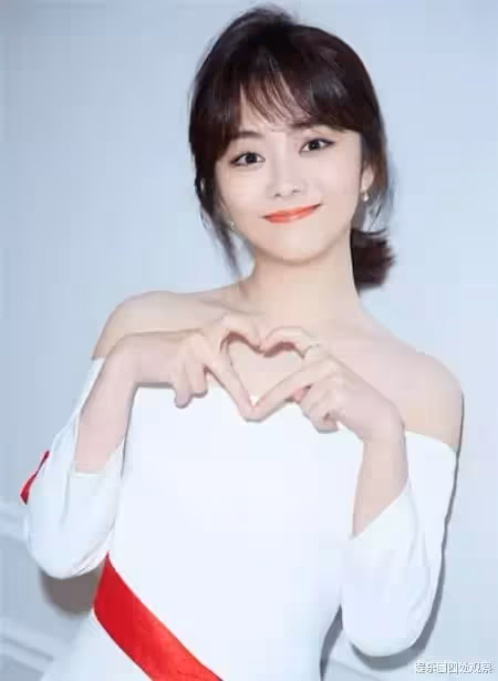 譚松韻甜美可愛,她的娃娃臉對她在演藝圈的發展為什麼沒有影響