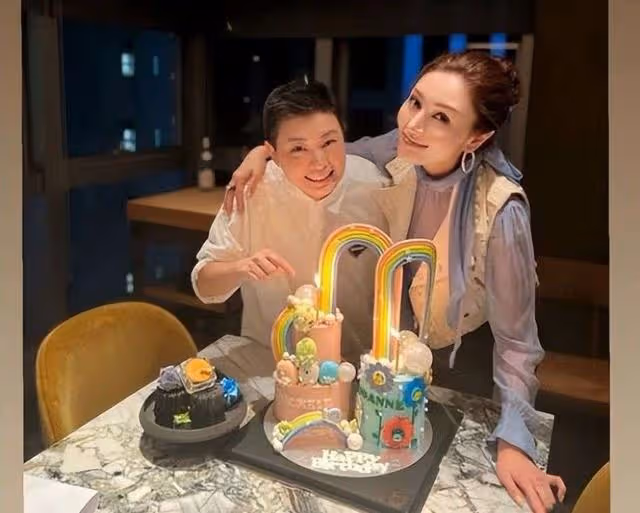 港圈兩位女神罕見同框!李嘉欣獲黎姿提前慶生,11歲兒子亦露臉