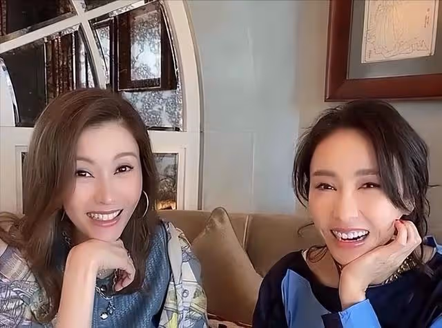 港圈兩位女神罕見同框!李嘉欣獲黎姿提前慶生,11歲兒子亦露臉