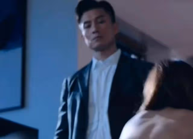 新劇破格演出!TVB「御用癲婆」半裸色誘拍檔,事後直言:沒眼看