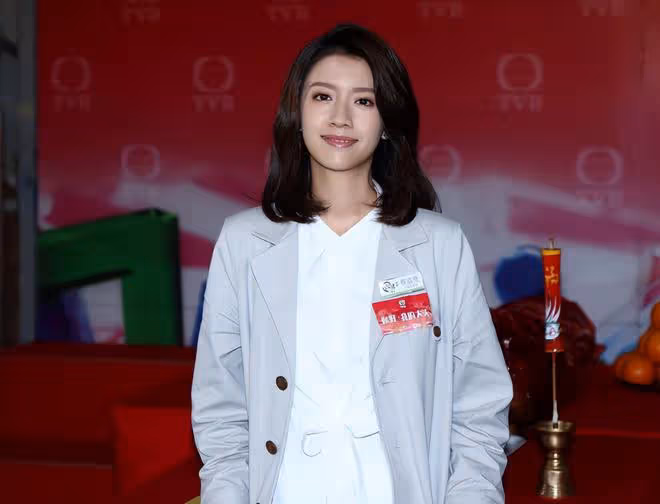 關禮傑女兒落選港姐後簽約TVB，等待1年首度拍劇，女一是蔡思貝