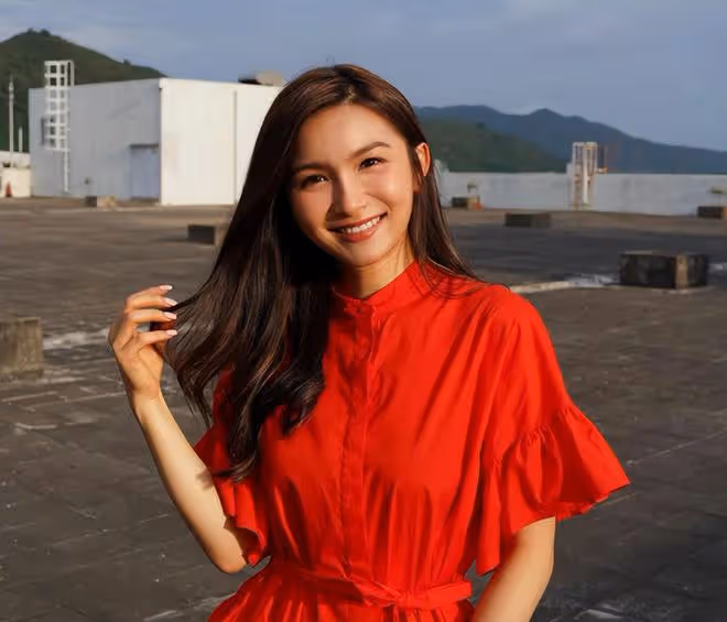 關禮傑女兒落選港姐後簽約TVB,等待1年首度拍劇,女一是蔡思貝