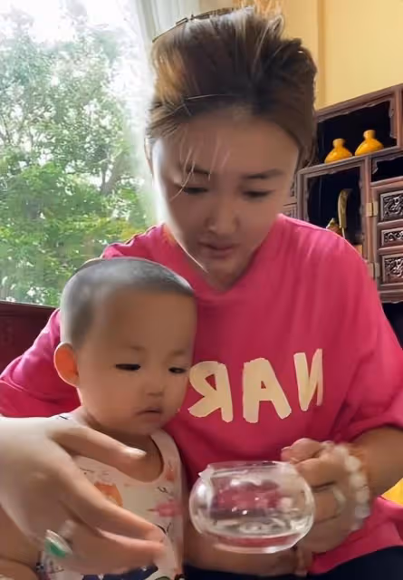趙本山徒弟嬌嬌宣布開店賣茶葉,曾直播罵師父,被指蹭熱度無下限