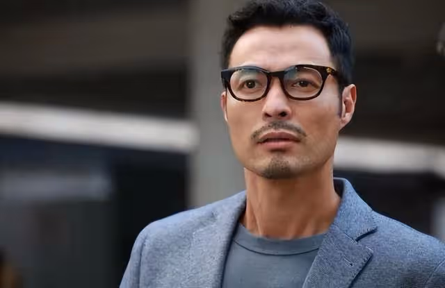 又走一個!TVB金牌配角離巢,娶二婚妻子,將繼女視如己出
