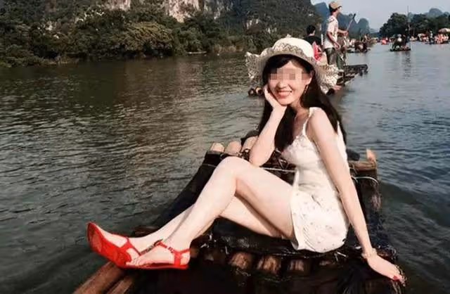 兄弟二人,哥哥娶醜女,弟弟娶村花,6年後弟弟後悔傻了