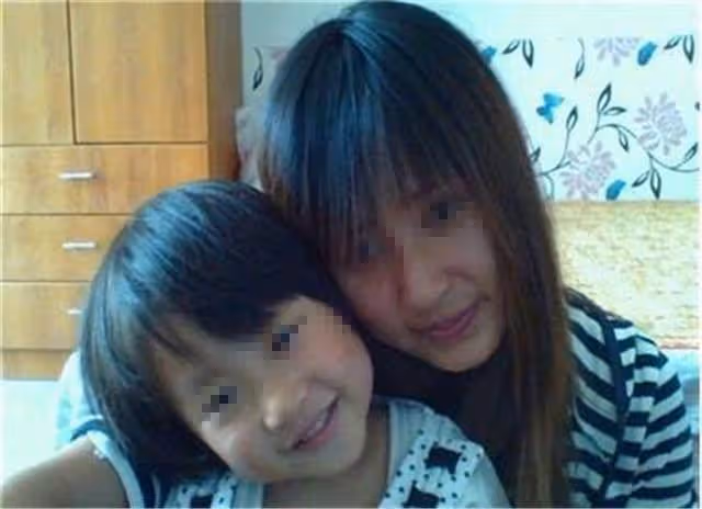 妹妹結婚我隨禮8千,離開前妹夫強行送我一個包裹,打開後我傻了