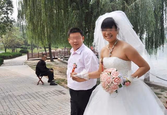 結婚5年兒媳總是不懷孕,意外聽到婆婆和鄰居對話,兒媳傻了眼