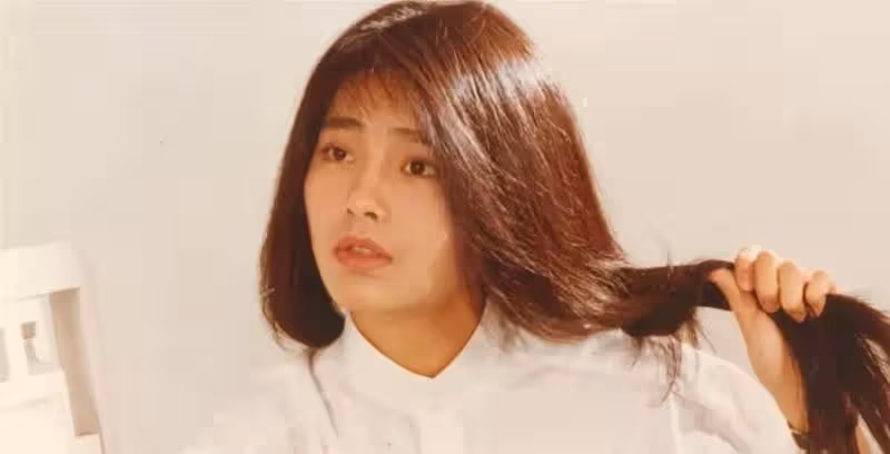 倪淑君近照曝光,54歲長髮飄飄氣質出眾,仙氣媲美王祖賢,17歲拿金像獎,網友:非常耐看