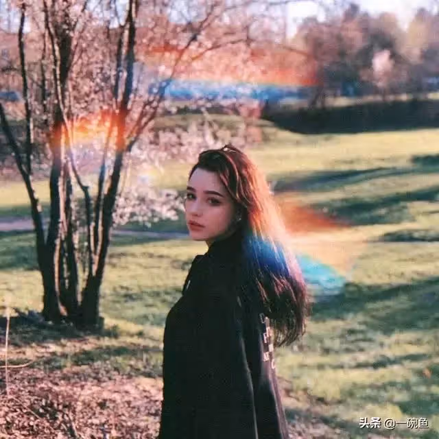 俄羅斯金髮碧眼美女,身材高挑擁漫畫大長腿!看完素顏照簡直比昆凌、baby還要正!