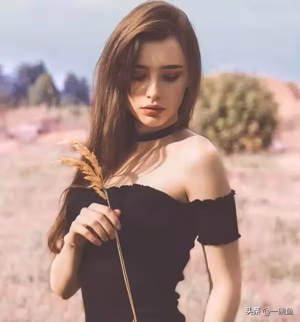 俄羅斯金髮碧眼美女,身材高挑擁漫畫大長腿!看完素顏照簡直比昆凌、baby還要正!