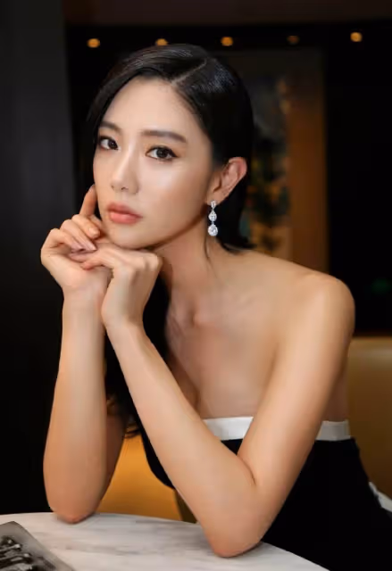 李成敏身材有多好?當她穿上無痕褲時,真是美呆了