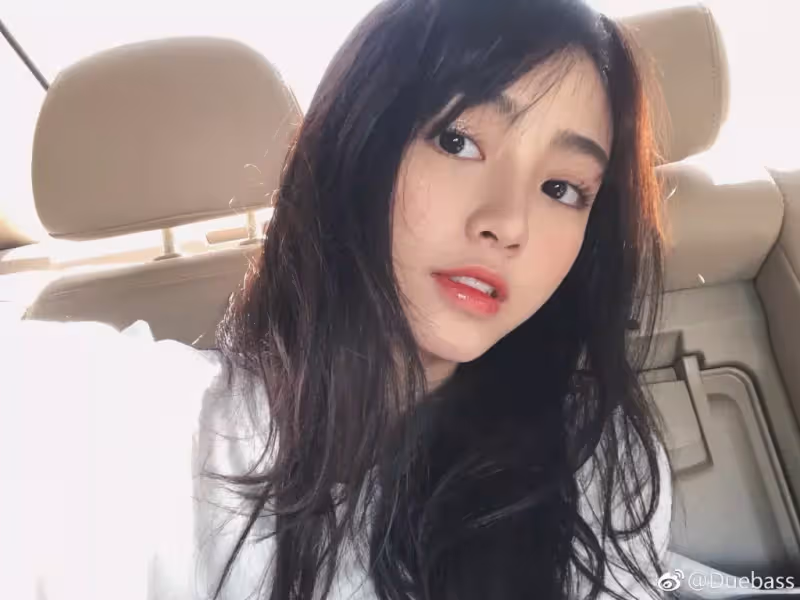 初戀系女神!22歲正妹「巴掌臉自帶仙氣」狂吸300萬粉 遭曝光「0濾鏡素顏照」網崩潰:認不出來